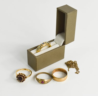 Lot 43 - A group of rings to include a 9ct gold and...