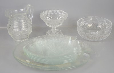 Lot 93 - A group of vintage glasswares comprising two...