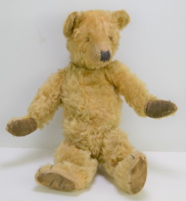 Lot 268 - An early 20th century mohair teddy bear...