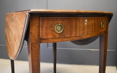 Lot 642 - A 19th century mahogany Pembroke table with...