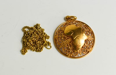 Lot 305 - A 9ct gold filagree pendant set with the...