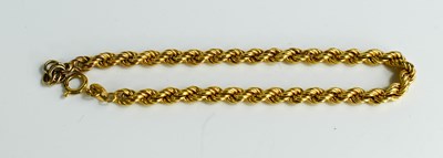 Lot 61 - A 9ct gold rope twist bracelet, 3.46g.