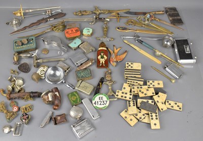 Lot 270 - A group of collectable items to include vesta...