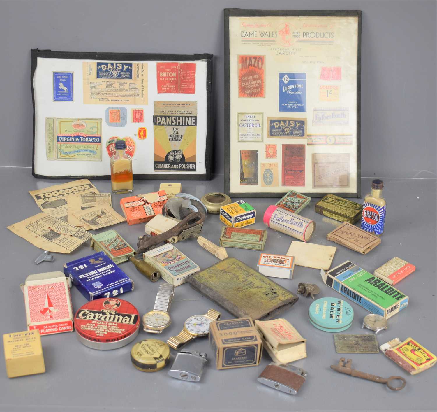 Lot 272 - A group of collectable items to include a...