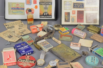 Lot 272 - A group of collectable items to include a...