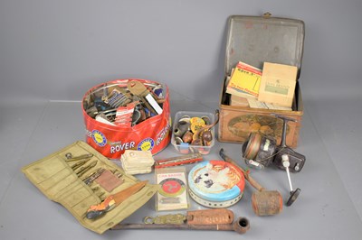 Lot 273 - A group of collectable items to include...