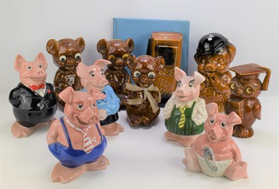 Lot 385 - A full set of Wade Natwest piggy banks...