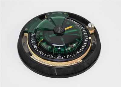 Lot 257 - A Suunto of Finland K-161 sailing compass.