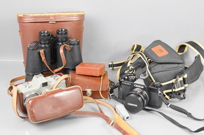 Lot 100 - A vintage Zeiss Ikon Movikon 8 camera with...