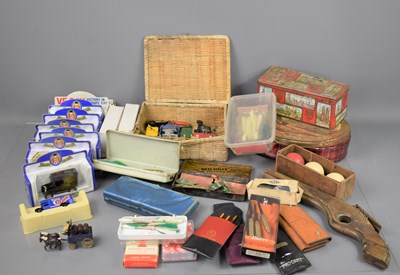 Lot 180 - A group of boxed diecast vehicles together...