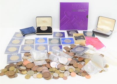 Lot 117 - A large group of GB and worldwide coins to...