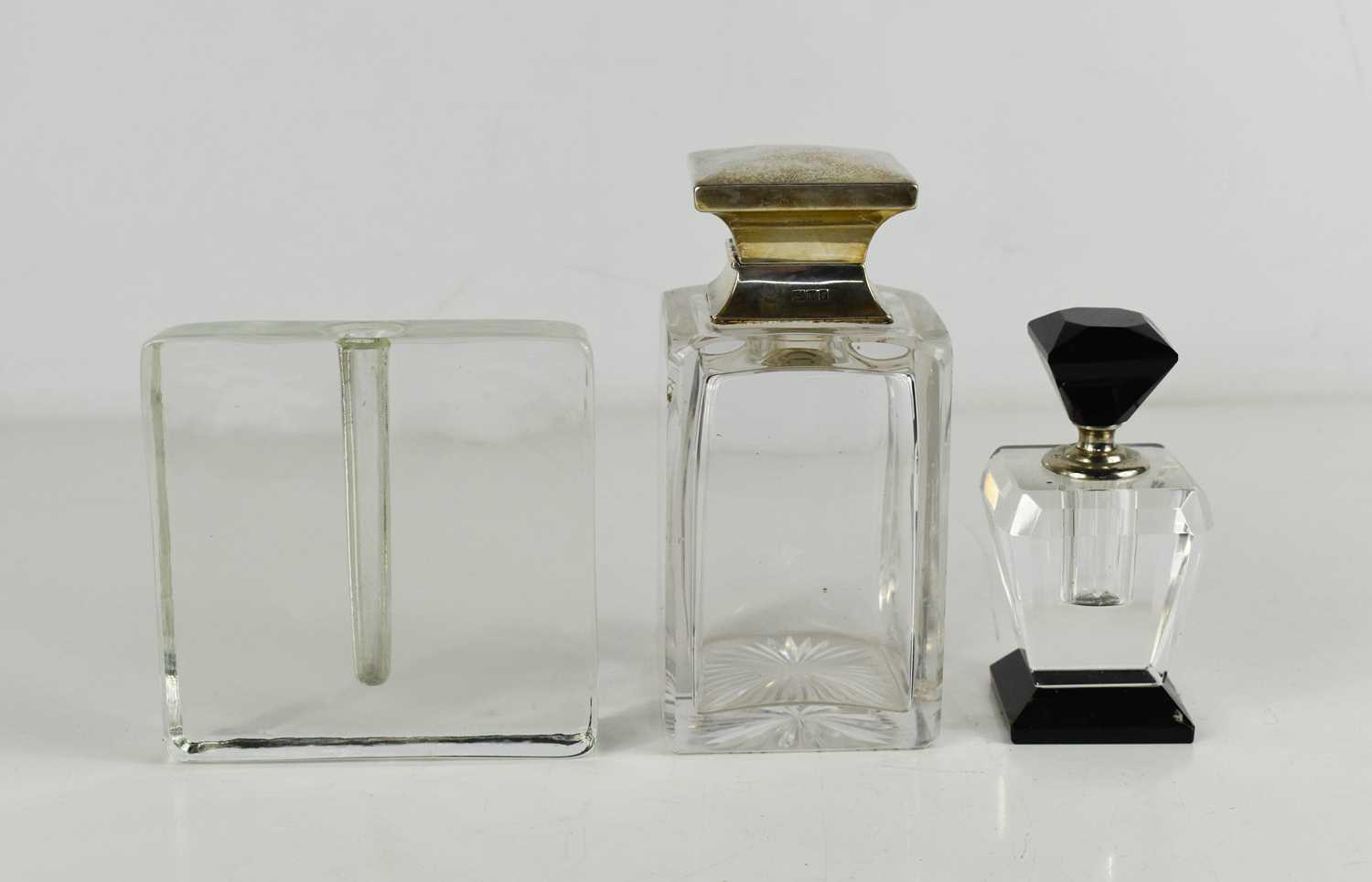 Lot 354 - A silver and glass dressing table bottle,...