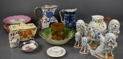 Lot 521 - A group of Victorian and later pottery, to...