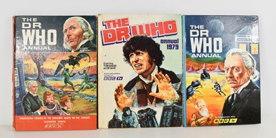 Lot 136 - The Dr Who Annuals, three examples published...
