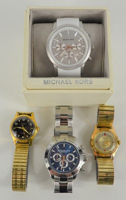 Lot 164 - A group of watches comprising Stuhrling...