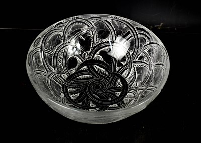Lot 7 - A Lalique Pinson's bird and fern centrepiece...
