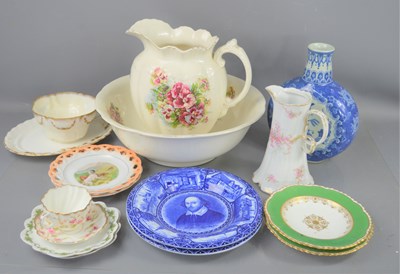 Lot 333 - A group of Victorian and later ceramics to...