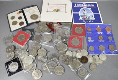 Lot 106 - A group of commemorative and other coins, and...