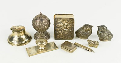 Lot 6 - A group of silver collectables to include a...