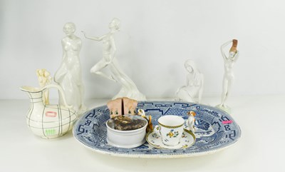 Lot 65 - A group of ceramics to include Victorian blue...