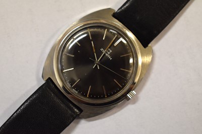 Lot 90 - A vintage Zenith gentleman's wristwatch, the...