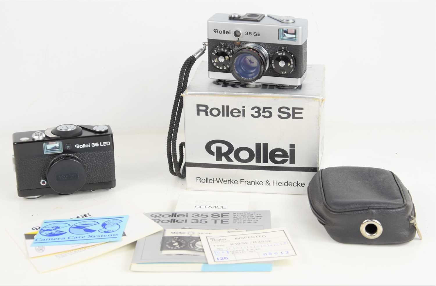 Lot 445 - A Rollei 35 SE Compact Camera, chrome, made in...