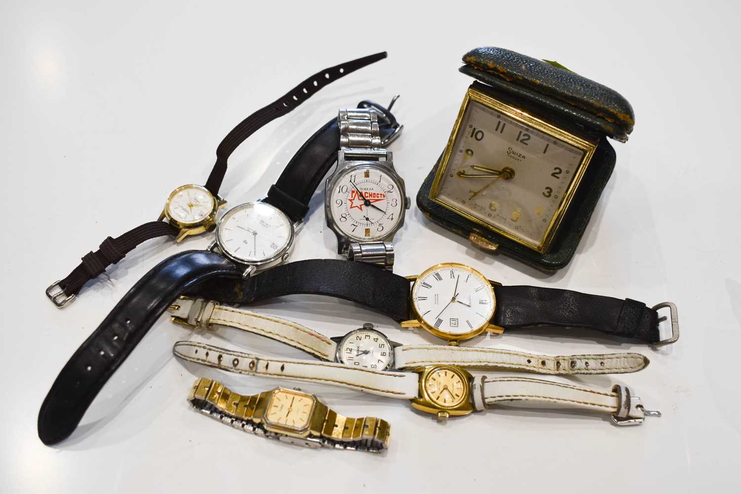 Lot 247 - A collection of vintage watches, including, a...