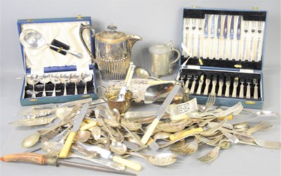 Lot 316 - A group of silver plated items to include a...