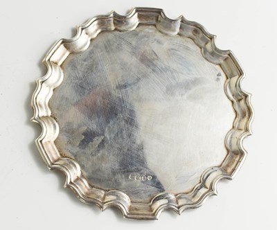 Lot 406 - A silver scalloped edge tray, hallmarked for R....