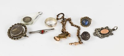 Lot 233 - A group of jewellery to include a Victorian...