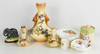 Lot 163 - A group of ceramics to include a trinket box...