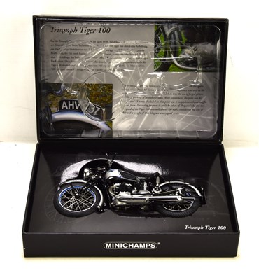 Lot 373 - A Minichamps "Classic Bike Series" Triumph...