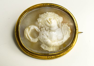 Lot 113 - A Georgian late 18th century pinchbeck cameo...