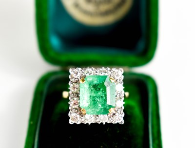 Lot 8 - An 18ct yellow gold, emerald and diamond ring,...
