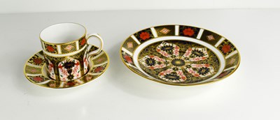 Lot 509 - Three pieces of Royal Crown Derby, 1128 Imari...