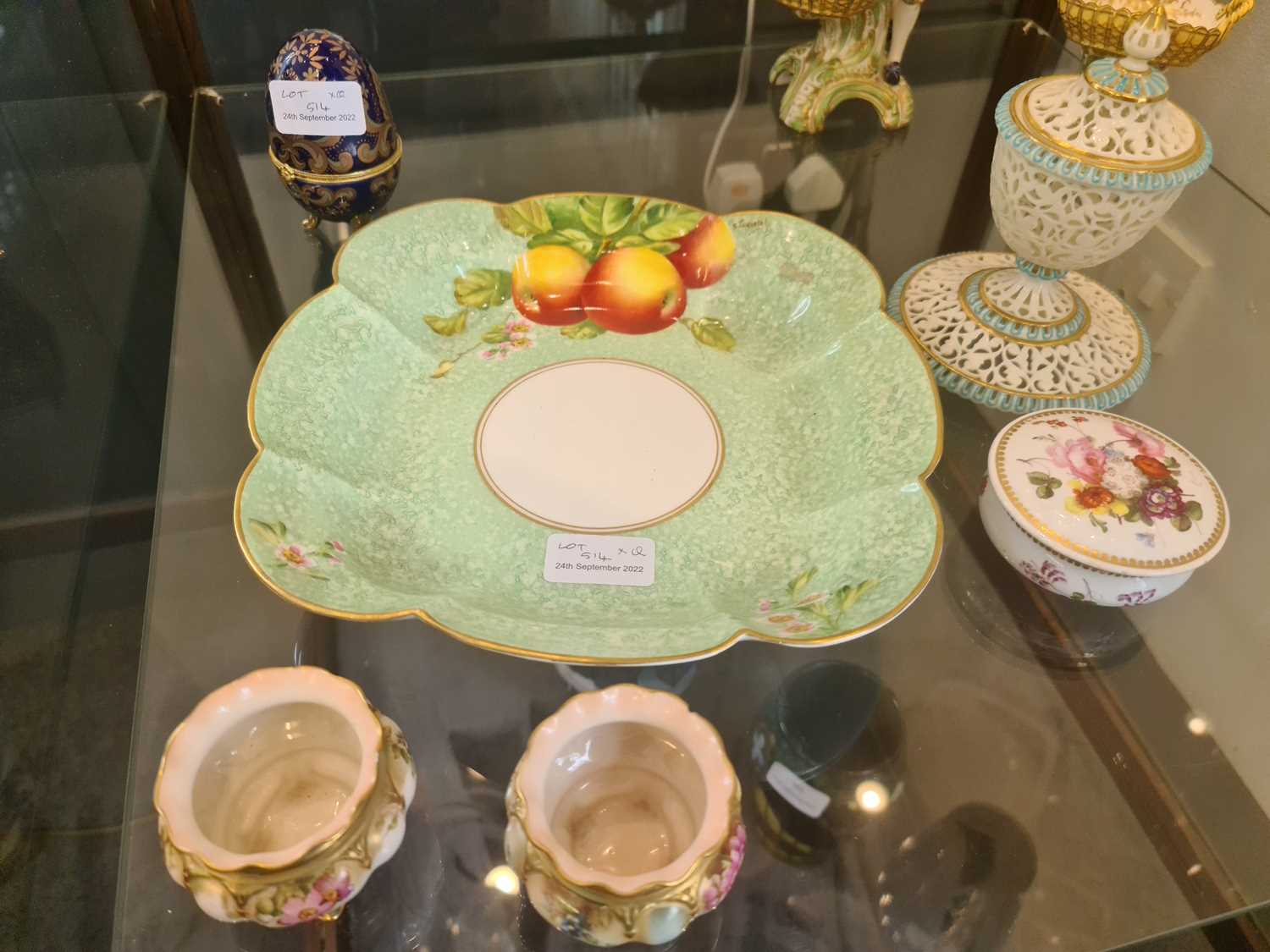 Lot 514 - A quantity of Royal Worcester including a...