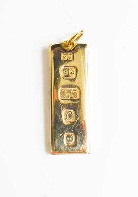 Lot 19 - A 9ct gold ingot stamped 375, 33g.
