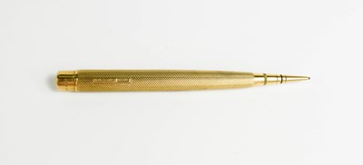 Lot 311 - A 9ct gold propelling pencil by Samson &...