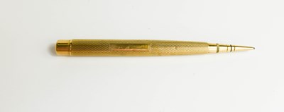 Lot 311 - A 9ct gold propelling pencil by Samson &...