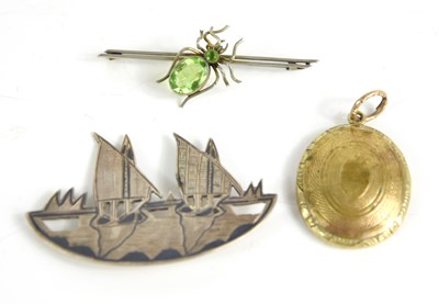 Lot 244 - A brooch in the form of boats, a spider bar...