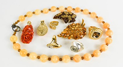 Lot 294 - A group of costume jewellery including vintage...