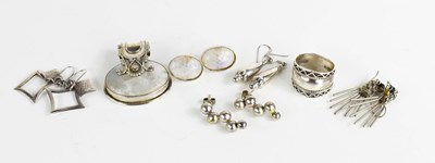 Lot 278 - A silver and labradorite pendant and earrings,...