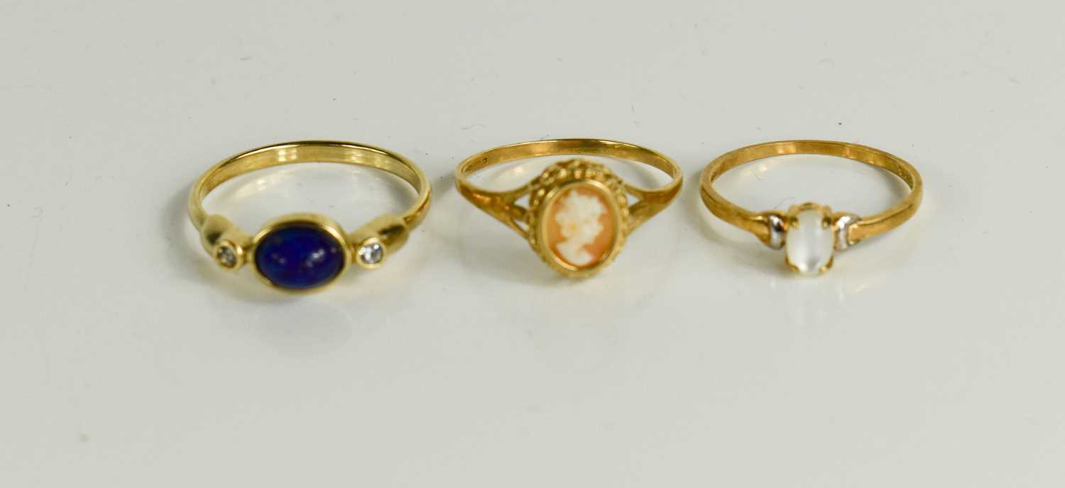 Lot 71 - Three 9ct gold rings, one with cameo.