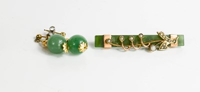 Lot 30 - A gold (unmarked), jade and seed pearl set bar...
