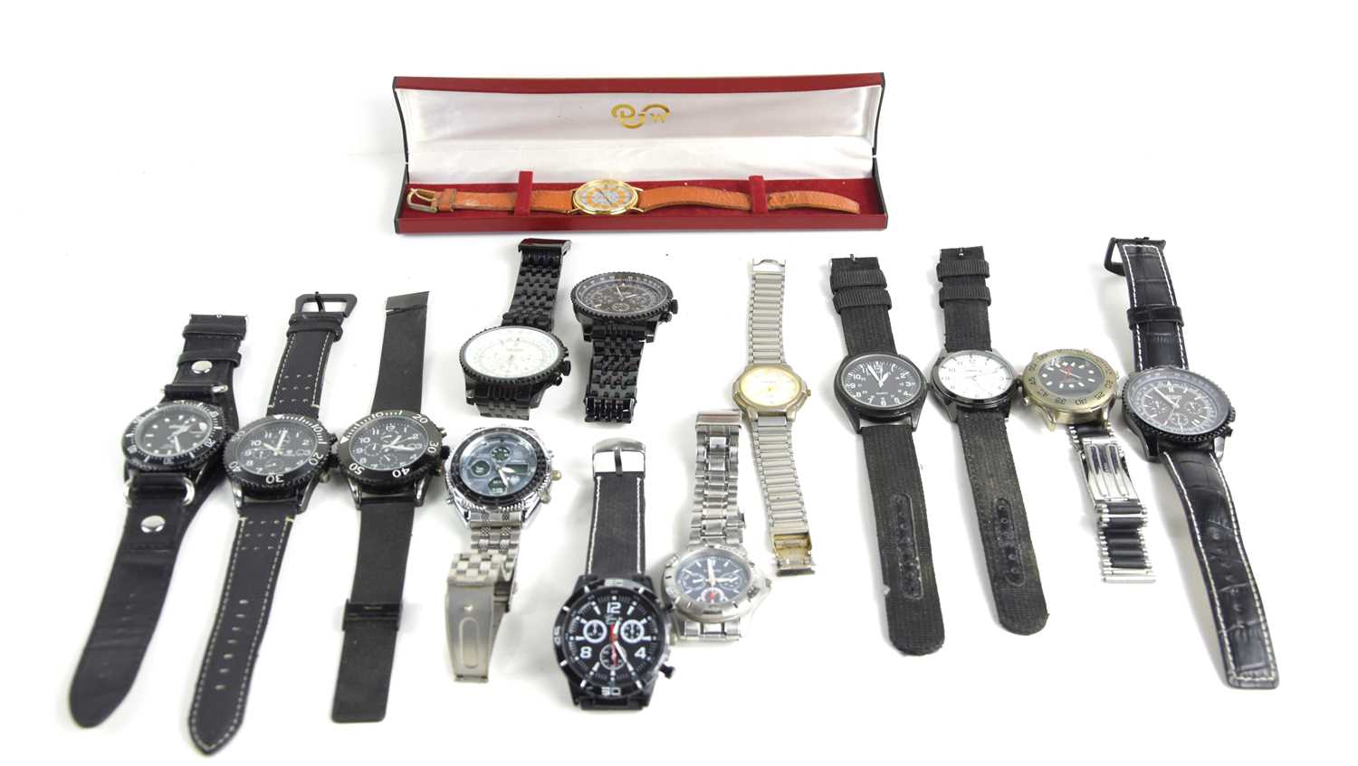 Lot 236 - A group of watches some vintage but mostly...