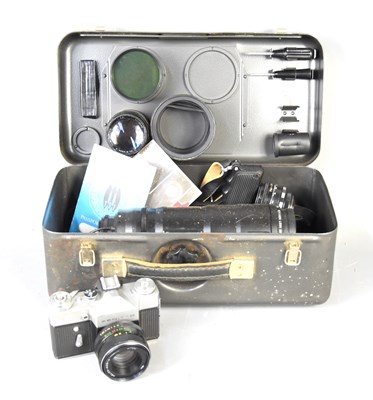 Lot 299 - A vintage Zenit B 35mm camera inside a Zenit...