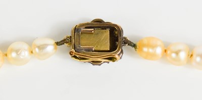Lot 12 - A Georgian pearl necklace, with a gold (tested...