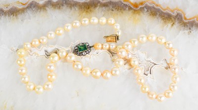 Lot 12 - A Georgian pearl necklace, with a gold (tested...