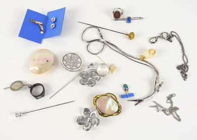 Lot 220 - A group of silver and other jewellery to...