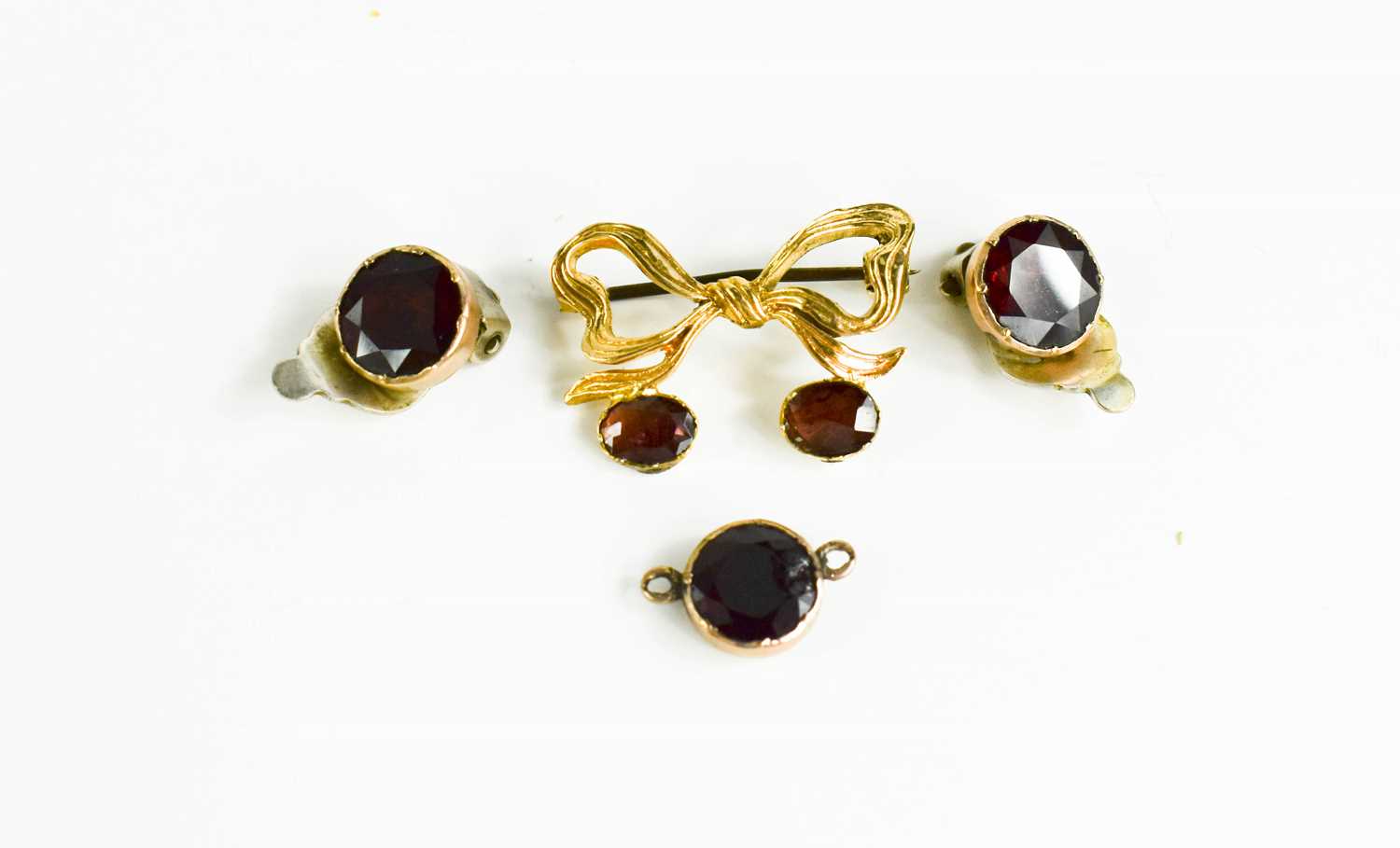 Lot 85 - A 19th century 9ct gold bow form brooch with...